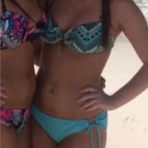 Looking. Please do NOT buy. Not sure of the brand.